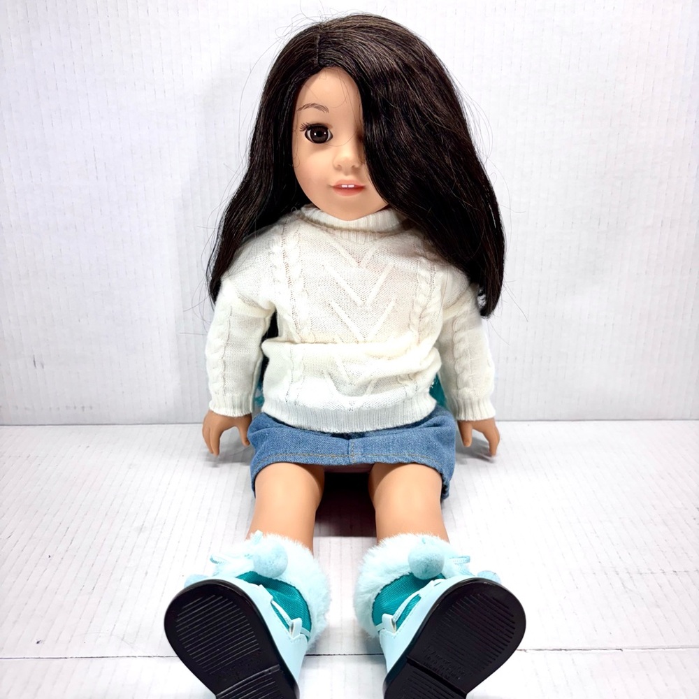 18" American Girl Doll 2017 Corinne Tan Asian Blue/Black Hair - Picture 5 of 11